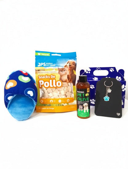 Snacks, Champú y juguete con forma de zapatilla de peluche en azul para perros.