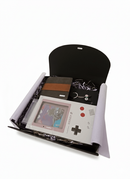 Caja negra de regalo con accesorios originales y divertidos para hombre.
