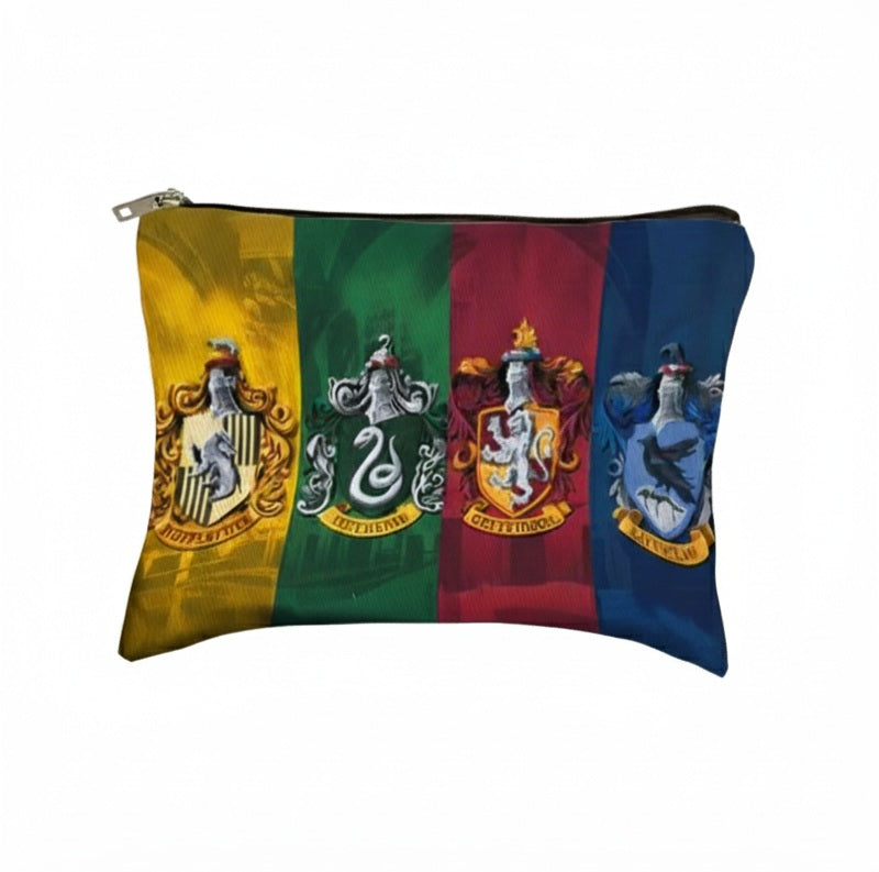 Neceser unisex multicolor, con diseño de Hogwarts. 